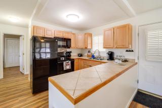 Walk to Beech Mtn Slopes Cozy Condo with Fireplace! - Beech Mountain - 4