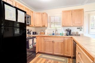 Walk to Beech Mtn Slopes Cozy Condo with Fireplace! - Beech Mountain - 3
