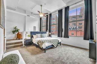 Penthouse Lofts on E 4th, Private Rooftop Patio - 3