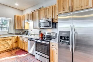 Waterfront Retreat with Fishing Dock in Pensacola - Pensacola - 2