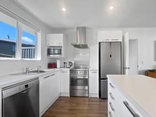 Harbour View 3-Bedroom Retreat - Duvauchelle - 5