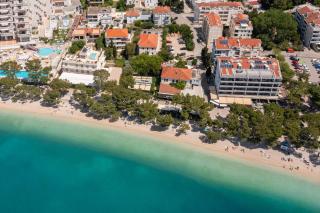 Beachfront Boutique Apartments with Free Parking - Makarska - 4