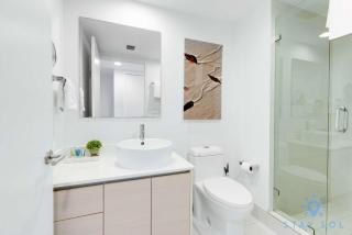 Lovely Studio with Amazing Views & Pool - Hallandale Beach - 4