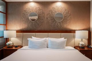 No Resort Fee Strip View Balcony+ Free Valet+ Pool - Las Vegas - 2