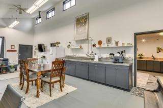 5 Mi to Hillsboro Vintage-Style Home with Fire Pit - 4