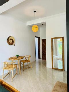 Lily cozy studio apartment with Balcony view - 5