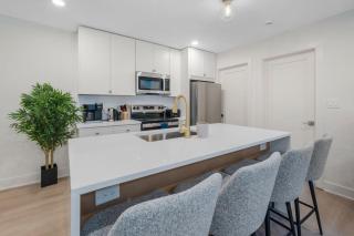 1 Bedroom with Rooftop and Wrigley Views - Chicago - 8