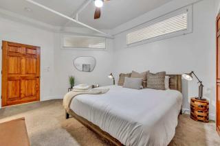 Lofts on E 4th, WALK TO CAVS, Sleeps 6 - 9