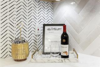 Lux Home-mins to Truist Park wKing pet friendly - 9