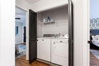 Lux Home-mins to Truist Park wKing pet friendly - 1