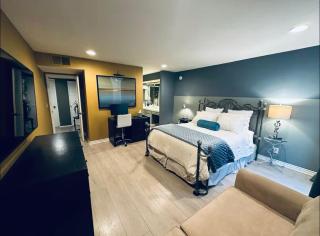 Best Location West LA Spacious condo with hottub - Los Angeles - 3