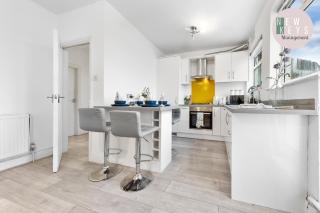 Heathrow Lodge, Contractors, Relocators - Hanworth - 5