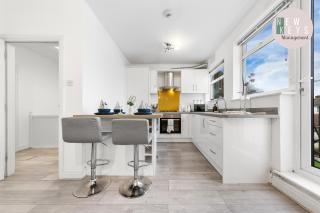 Heathrow Lodge, Contractors, Relocators - Hanworth - 4