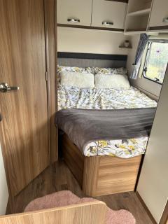 Carol Anns Caravan, Working Farm Stay, Rural, Private, Fire Pit for hire, Dogs on request - Pontesbury - 1
