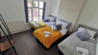 C Spacious 5 Bed - Pkg WiFi Long Stays - - 2