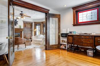 The Miracle Room Dream Estate Inn - 1