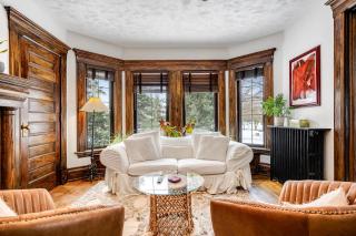 The Miracle Room at Dream BNB Estate Inn - 9