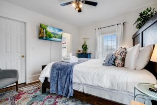The Miracle Room at Dream BNB Estate Inn - 3