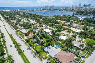 Opulent Home with Sauna & Pool - Hollywood - 5