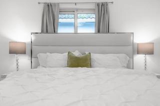 Opulent Home with Sauna & Pool - Hollywood - 4