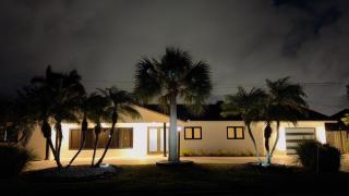 Opulent Home with Sauna & Pool - Hollywood - 2