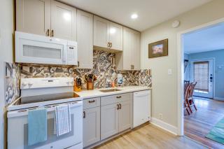 Walk Dtwn: Pet-Friendly Townhome in Rockport - 9