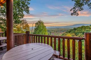 56-Guest Retreat Panoramic Views Hot Tubs Game Room Theater Seasonal Outdoor Pool Near Dollywood Gatlinburg - Sevierville - 7