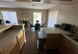 2 Bdrm house close to siesta key, free Wi-Fi - 2