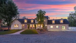 Cedar Creek Lodge with POOL/hot tub/sleeps 24 - Oakhurst - 1