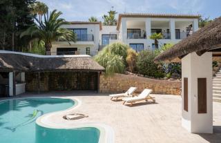 Exquisite 5 BDRM Luxury Villa w Gym, BBQ, and Pool - Marbella - 7