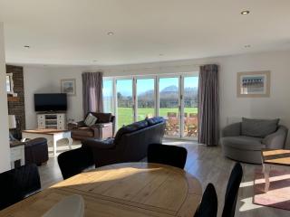 Bempton View at The Bay Filey, sleeps 10, and 2 dogs welcome for free too! - Filey - 8