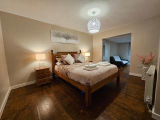 Seaside Bliss Retreat - 5 Bedroom House - Holyhead - 6