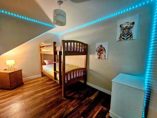Seaside Bliss Retreat - 5 Bedroom House - Holyhead - 2
