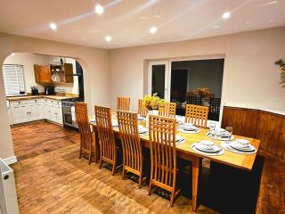Seaside Bliss Retreat - 5 Bedroom House - Holyhead - 8
