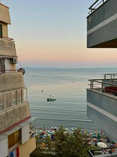 Redi's Seaside Apartment with Parking - Durazzo - 9