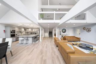 Big Villa 6Bd 7Ba Heated Pool Hot Tub Sauna Big Game Room - 2