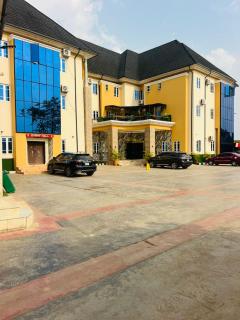 Leon's Hotel & Suite - 0