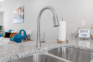 Sapphire Oasis A Luxurious Townhouse Retreat near Nashville & Ft Campbell - Clarksville - 5