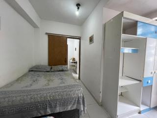 Quarto, sala, cozinha e banheiro, ar condicionado, a 2 minutos da praiano Porto da Barra-103-46 - 2