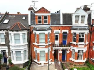2 BR 2 BTH Deluxe Suite, Netflix Games, near Putney Station, Fulham and Wimbledon, ideal for business and relocator stays - Londra - 9