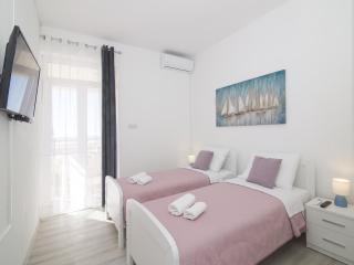 Apartments Isabora - Two-Bedroom Apartment with Terrace and Partial Sea View Nea - 4