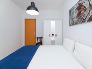Apartments Marti - Four Bedroom Apartment with Terrace and Sea View - ST - Supetar - 2