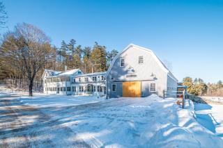 Whispering Waters Farmhouse and Wedding Barn - Paris - 8