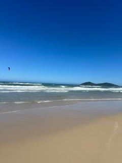 Apto Confortável no Novo Campeche - 150 metros da Praia - Florianópolis - 3