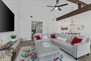 Creekview Cottage- Events, Hot Tub, Gameroom - Round Rock - 8