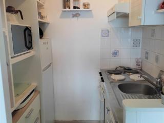 Appartement avec balcon, parking, proche plage - FR-1-652-27 - 8