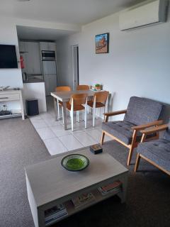 Harbourside Getaway - One Tree Point - 2