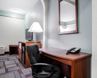 Suburban Studios Kansas City Airport North - Platte City - 7