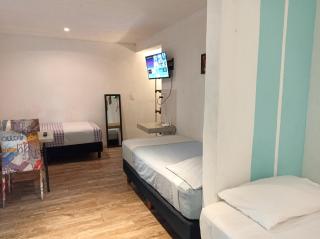 TR3S by Walter de la Renta - 3