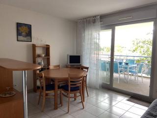 Vaux-sur-Mer : Appartement 2* avec piscine et balcon - FR-1-738-39 - 6